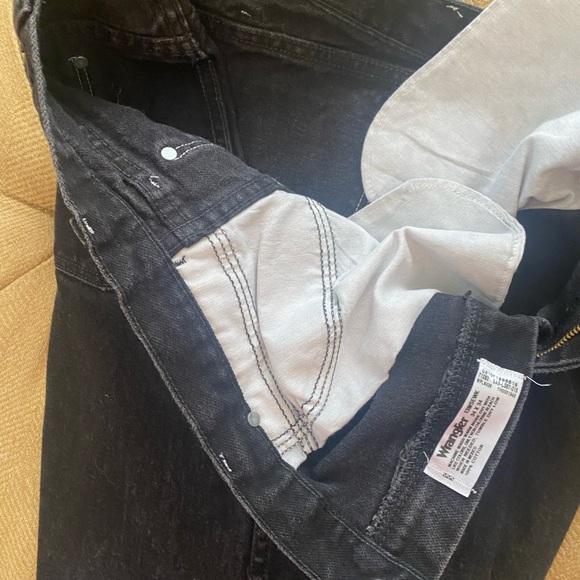 Men's Wrangler® Cowboy Cut® Silver Edition Original Fit Black Jean 13MSEWK EUC - Picture 3 of 4